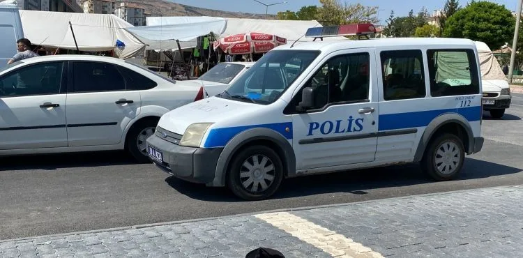 Pazar yerinde silahlı kavga 2 yaralı