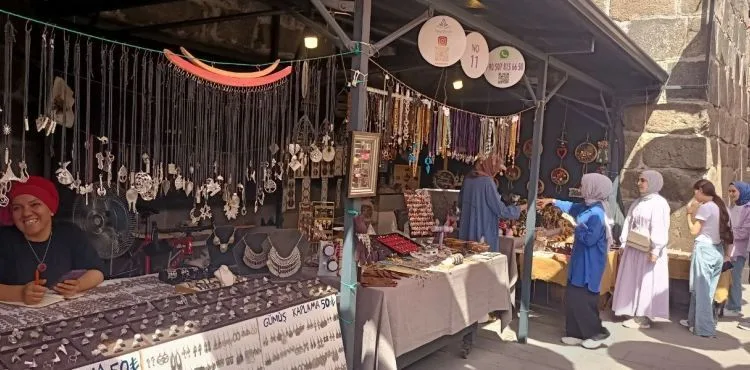 Tarihi Kayseri Kalesi’ndeki Sanatçılar Sokağı, ziyaretçilerini bekliyor