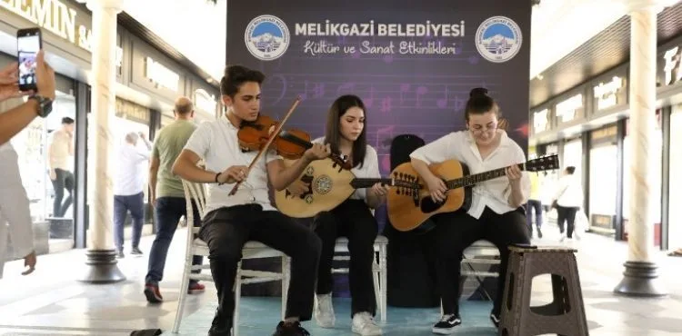 MELİKGAZİ SOKAK KONSERLERİ BAŞLADI
