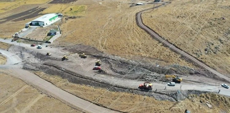 BÜYÜKŞEHİR’DEN ÇEVRİL-TAŞHAN ARASINDAKİ YOLDA “ÖNEMLİ” ÇALIŞMA