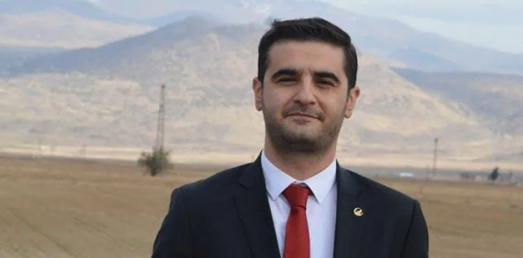 CHP, partimize dil uzatmaya yeltenmiş.