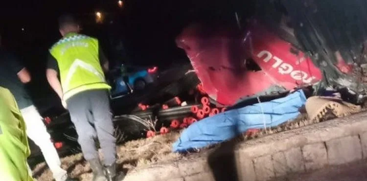 19 yaşındaki genç, TIR kazasında yaşamını yitirdi