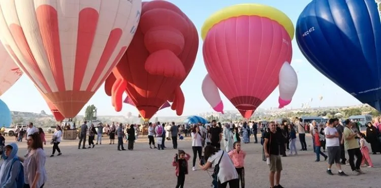 Kapadokya Balon ve Kültür Yolu Festivali’nde Sahne Balonların Figürlü Balonlar Kapadokya Semalarında