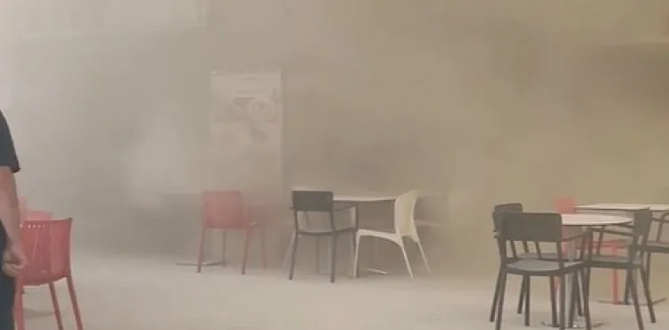 AVM’nin restoran katında çıkan dumanlar paniğe neden oldu