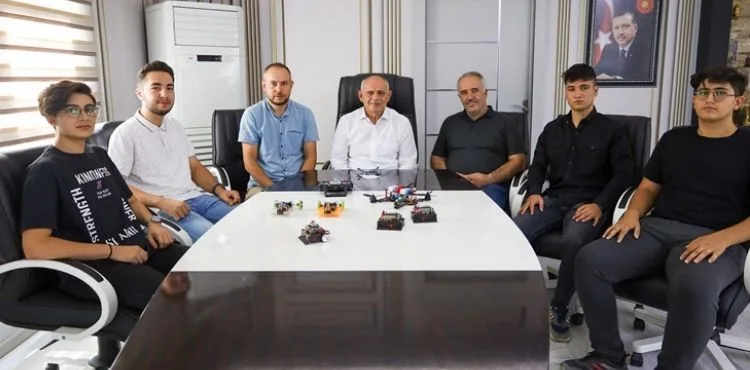 YAHYALI’DAN DÖRT PROJE MEB ROBOT YARIŞMASINA KATILACAK