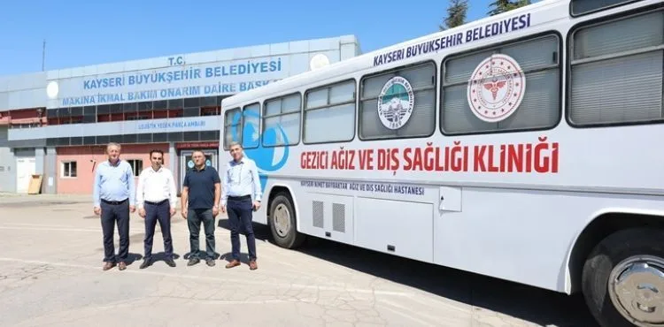 BÜYÜKŞEHİR’İN GEZİCİ AĞIZ VE DİŞ SAĞLIĞI KLİNİĞİ, 15 BİN 300 DEPREMZEDEYE HİZMET VERDİ