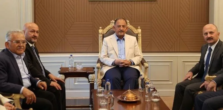 BAKAN ÖZHASEKİ VE BAŞKAN BÜYÜKKILIÇ’TAN KARDEŞ ŞEHİR ADIYAMAN VALİSİ VAROL’A ZİYARET