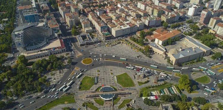 27 ve 30 Ağustos sabahı Cumhuriyet Meydanı trafiğe kapatılacak