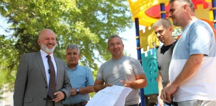 BAŞKAN ÇOLAKBAYRAKDAR; “ÇOCUKLARIN, HAYALİNİ SÜSLEYEN PARKLAR YAPIYORUZ”