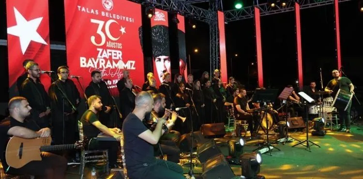 MEDENİYETLER KOROSU HAYRAN BIRAKTI