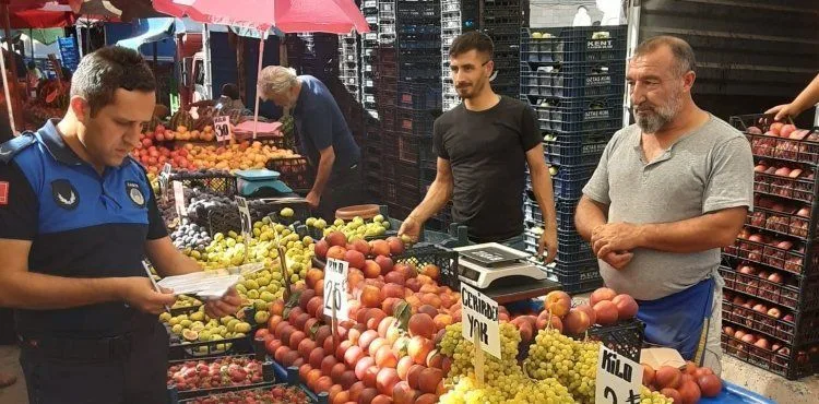MELİKGAZİ BELEDİYESİ ZABITA EKİPLERİ PAZAR YERLERİNİ DENETLEDİ