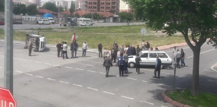 Ölümlü kazanın yaşandığı caddeye mahalle sakinleri önlem istiyor