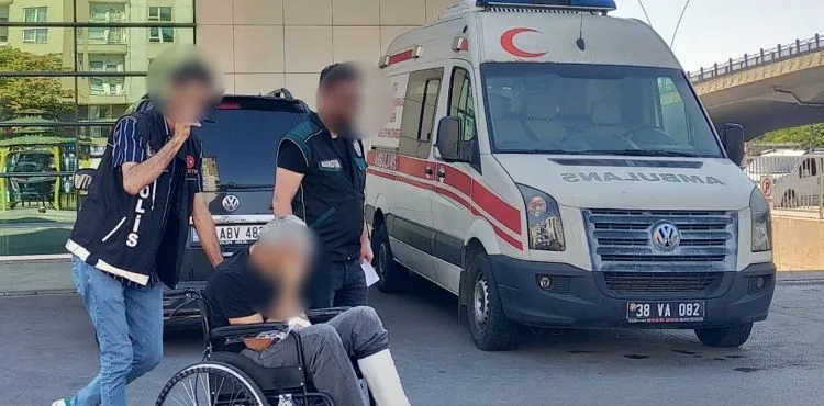 Polislerden kaçarken 1’inci kattan düşen şüpheli adliyeye sevk edildi
