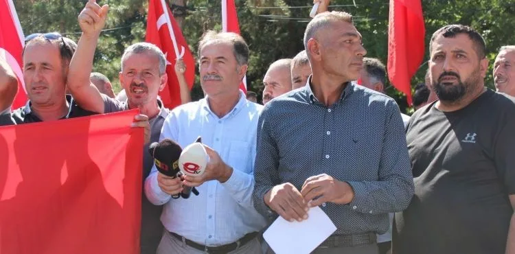 Kayseri Şeker Çiftçileri; “Ucuz siyasetinizi Kayseri Şeker'in üzerinden çekin”