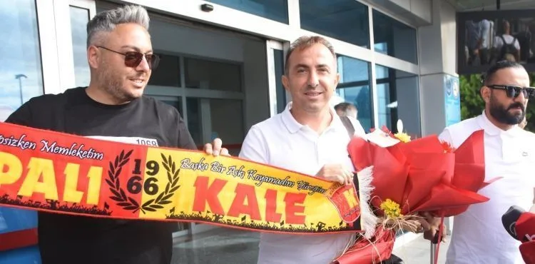 Kayserispor’un yeni teknik direktörü Recep Uçar Kayseri’de