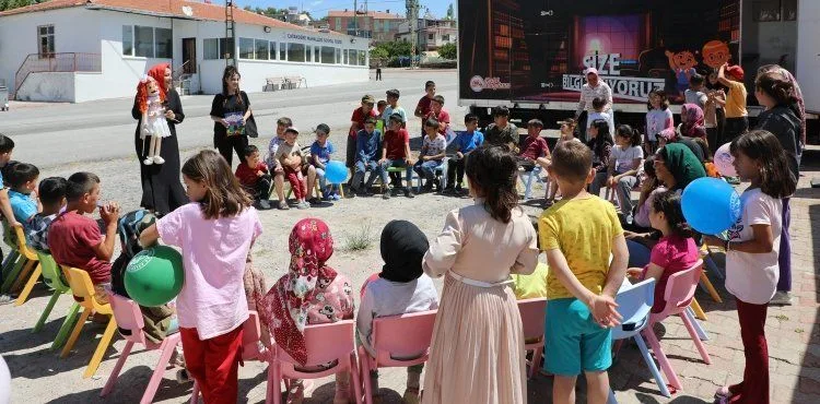 TALAS’IN GEZİCİ KÜTÜPHANESİ YOLA DEVAM EDİYOR
