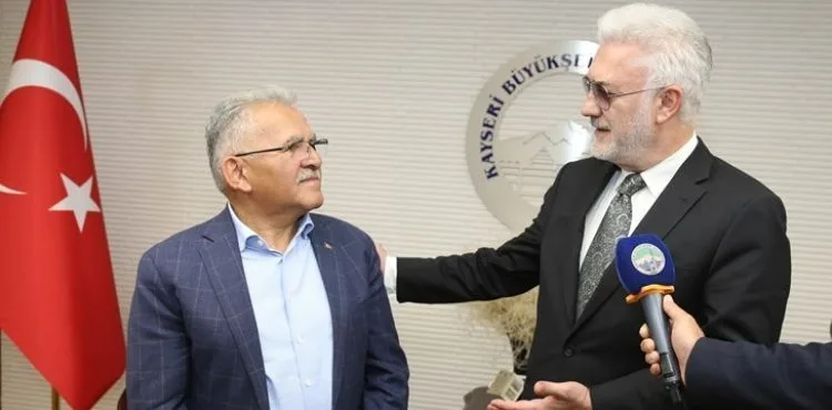 BAŞKAN BÜYÜKKILIÇ, DEVLET TİYATROLARI GENEL MÜDÜRÜ KARADAĞLI’YI AĞIRLADI