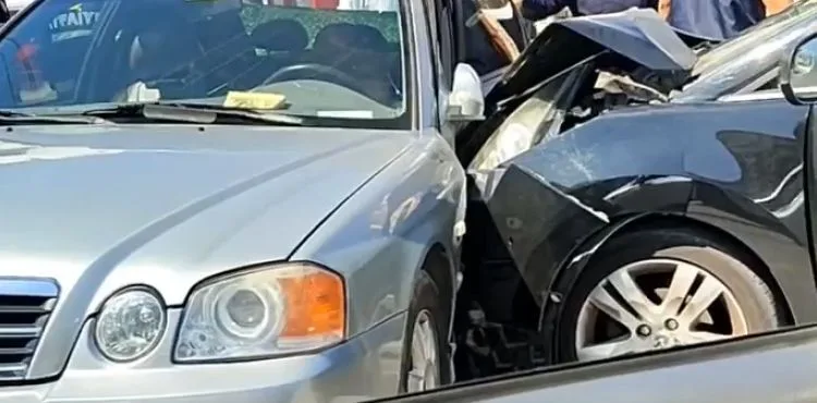 Tramvay yolunda zincirleme trafik kaza