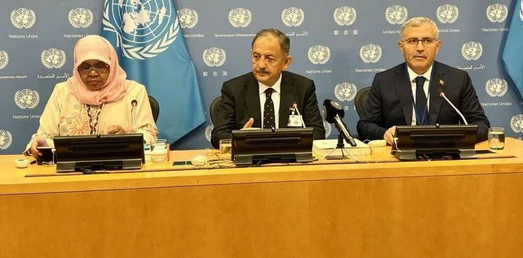 BAKAN MEHMET ÖZHASEKİ: “AKILLI ŞEHİRLER KONSEPTİNDE ŞEHİRLER İNŞA ETMEYE GAYRET EDİYORUZ”