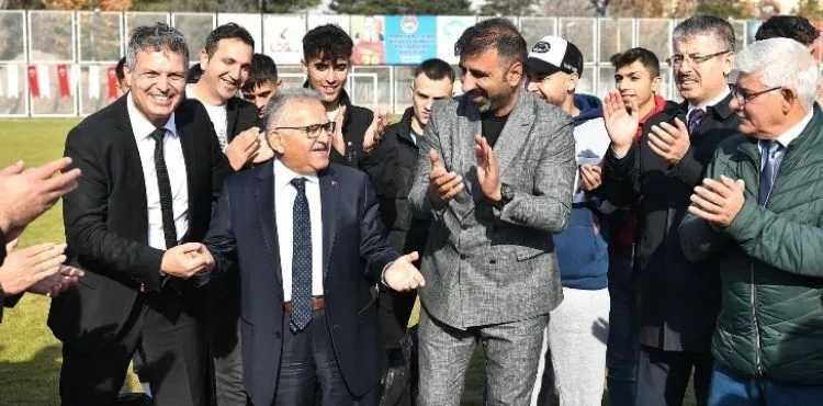 BÜYÜKŞEHİR, AMATÖR SPOR KULÜPLERİNE 1,5 MİLYON TL’LİK MALZEME DESTEĞİ VERECEK