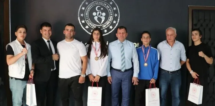 U22 Boks Şampiyonası’na giden Kayserili sporcular 4 sporcu madalyayla döndü