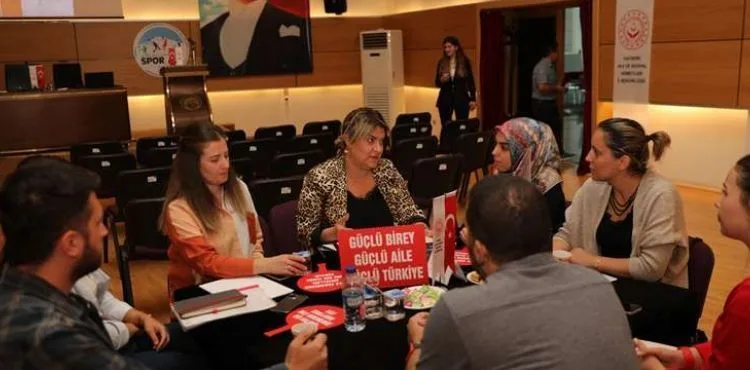 “Güçlü Ailenin Toplum İçin Önemi” Konulu Aile Çalıştayı Gerçekleştirildi