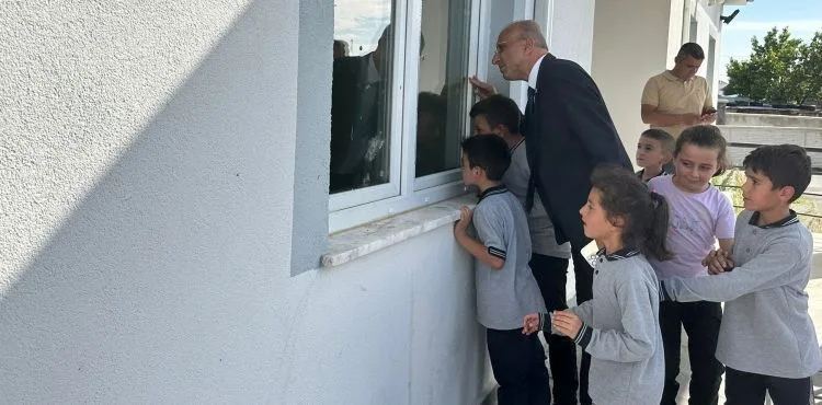 BELEDİYE BORÇLARINDAN HACİZ KONULAN ARAZİDEKİ OKUL BOŞ KALDI