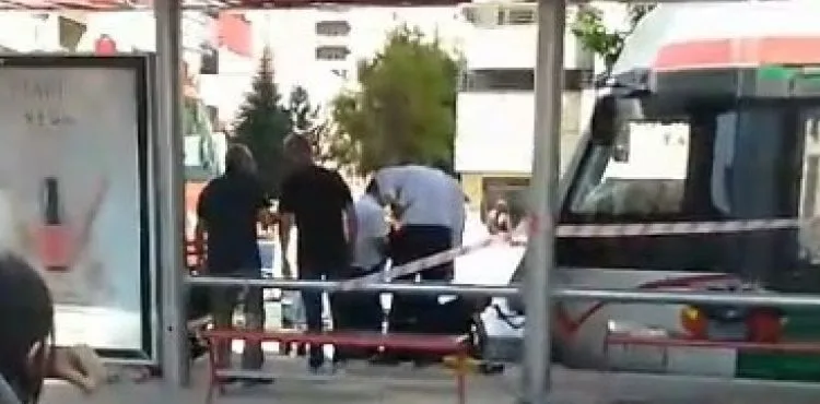 Tramvayın altında kalan genç hayatını kaybetti