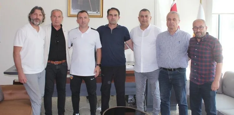 TÜFAD Kayseri Şubesi’nden Kayserispor Teknik Direktörü Recep Uçar’a ziyaret