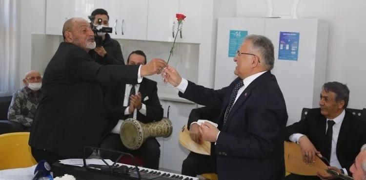 BÜYÜKŞEHİR, ULU ÇINARLARI UNUTMUYOR