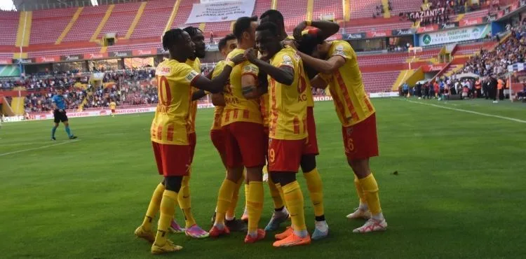 Yedinci haftada perde Kayserispor- Başakşehir maçı ile kapanacak