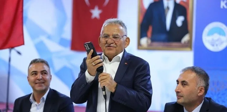 BAŞKAN BÜYÜKKILIÇ, DEPREMDEN ZARAR GÖREN SARIZ’IN YANINDA