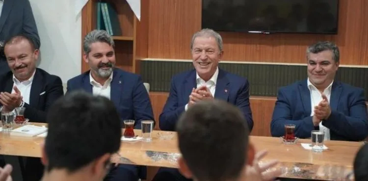 AKAR, TALAS GENÇLİK MERKEZİ'NDE ÖĞRENCİLERLE BULUŞTU