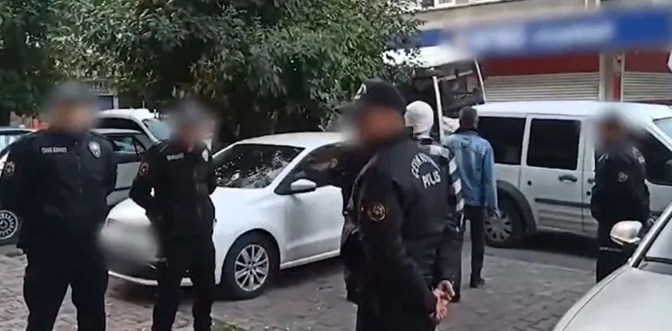 Göçmen kaçakçılığı operasyonunda 54 kişi yakalandı