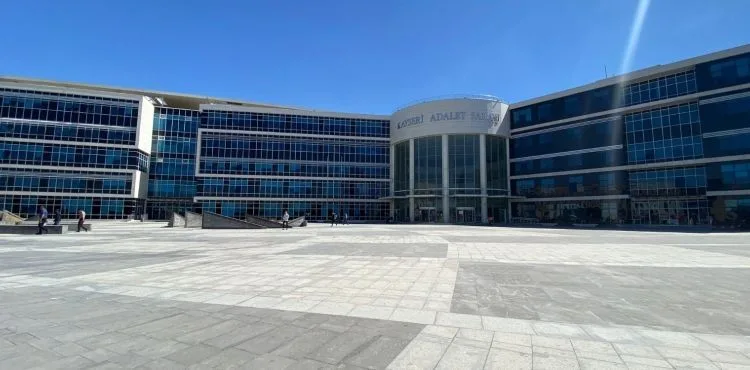 Uyuşturucu ticareti suçundan dayı yeğen hakim karşısına çıktı