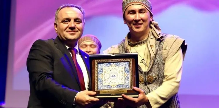 Turan Ethno- Folk Ensemble ERÜ’de Sahne Aldı