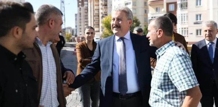 ESENTEPE MAHALLESİ’NDE HİZMETLER ARDI ARDINA TAMAMLANIYOR