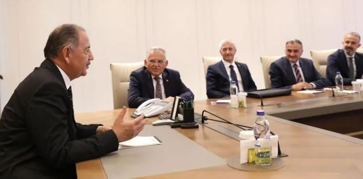 BAŞKAN BÜYÜKKILIÇ’TAN BAKAN ÖZHASEKİ’YE ZİYARET