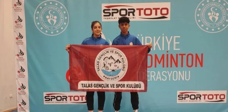 Badmintoncular Türkiye Şampiyonasından madalyayla döndü