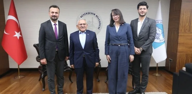 KAYSERİ DEVLET TİYATROSU, KENDİ KADRO VE SAHNESİYLE SEYİRCİSİYLE BULUŞUYOR
