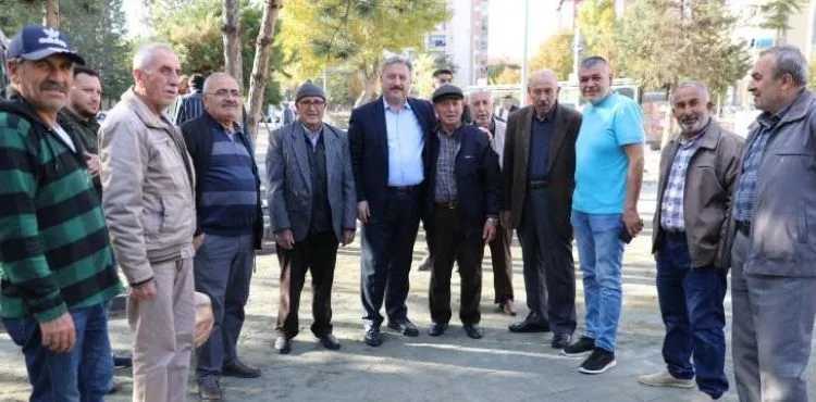 MELİKGAZİ, ÇEVRE DÜZENLEME ÇALIŞMALARI İLE DAHA DA GÜZELLEŞİYOR
