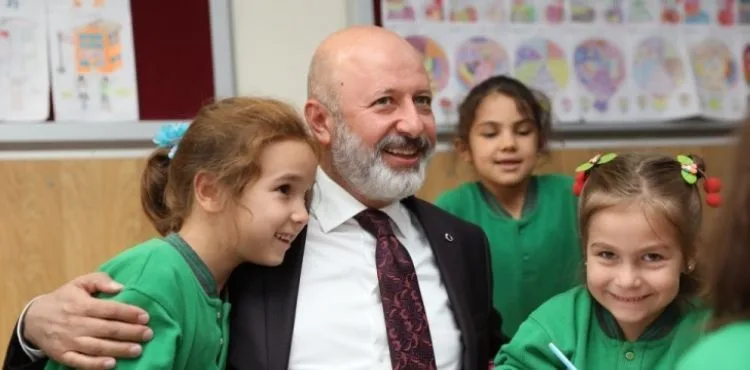 BAŞKAN ÇOLAKBAYRAKDAR, “RUTİNİN DIŞINDA ÇEVREYE VE İNSANA FARK KATACAK HİZMETLER YAPIYORUZ”