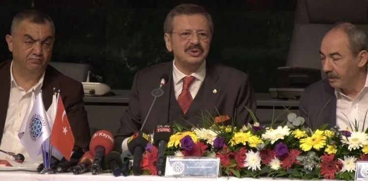 TOBB Başkanı Hisarcıklıoğlu, oda temsilcileri ve iş insanlarıyla istişarede bulundu