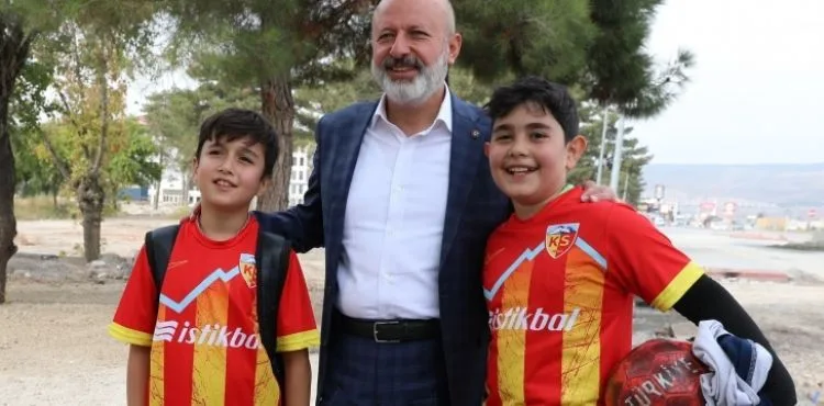 , “ÇOCUKLAR İÇİN AĞAÇ EVİNDE OLDUĞU ÇOK FONKSİYONLU PARK YAPIYORUZ”