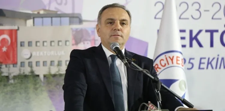 ERÜ’de “Rektör-İdari Personel Buluşması” Düzenlendi