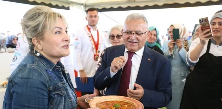 ÜNLÜ ŞEFLERDEN, KAYSERİ’YE VE BAŞKAN BÜYÜKKILIÇ’A ÖVGÜ DOLU SÖZLER