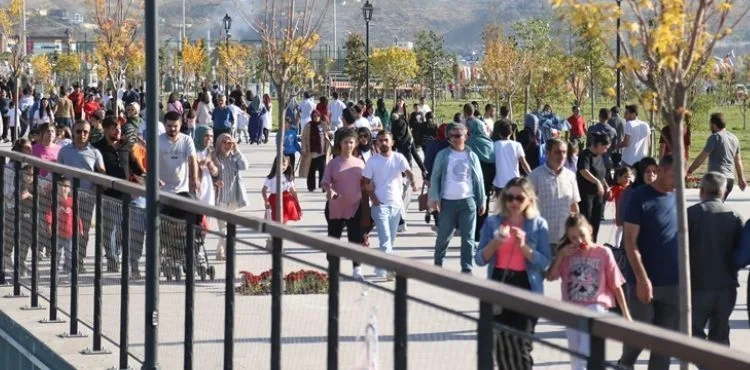 KAYSERİ, RECEP TAYYİP ERDOĞAN MİLLET BAHÇESİ’NE AKIN EDİYOR