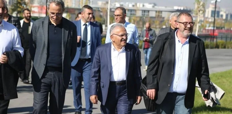 BAŞKAN BÜYÜKKILIÇ, USTA GAZETECİLERİ RECEP TAYYİP ERDOĞAN MİLLET BAHÇESİNDE MİSAFİR ETTİ