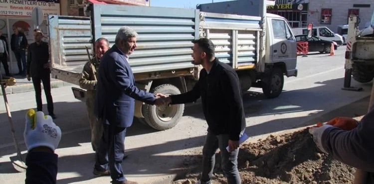 BÜNYAN BELEDİYESİ, ALTYAPI ÇALIŞMALARI NEDENİYLE BOZULAN YOLLARA ONARIM VE YENİLEME ÇALIŞMALARINA BAŞLADI