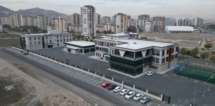 Melikgazi İyi Bir Gelecek İçin Eğitime Destek Olmaya Devam Ediyor